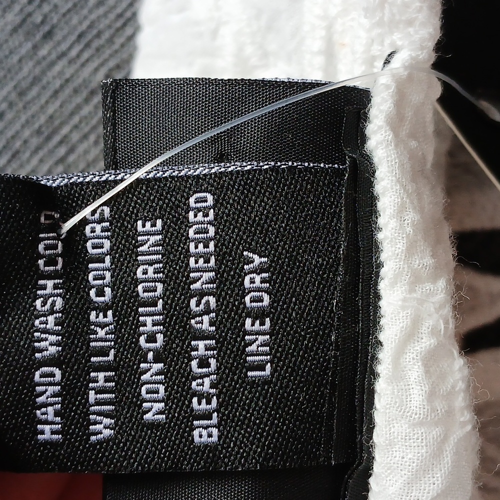 LIV LOS ANGELES Shrug - Picture 11 of 11